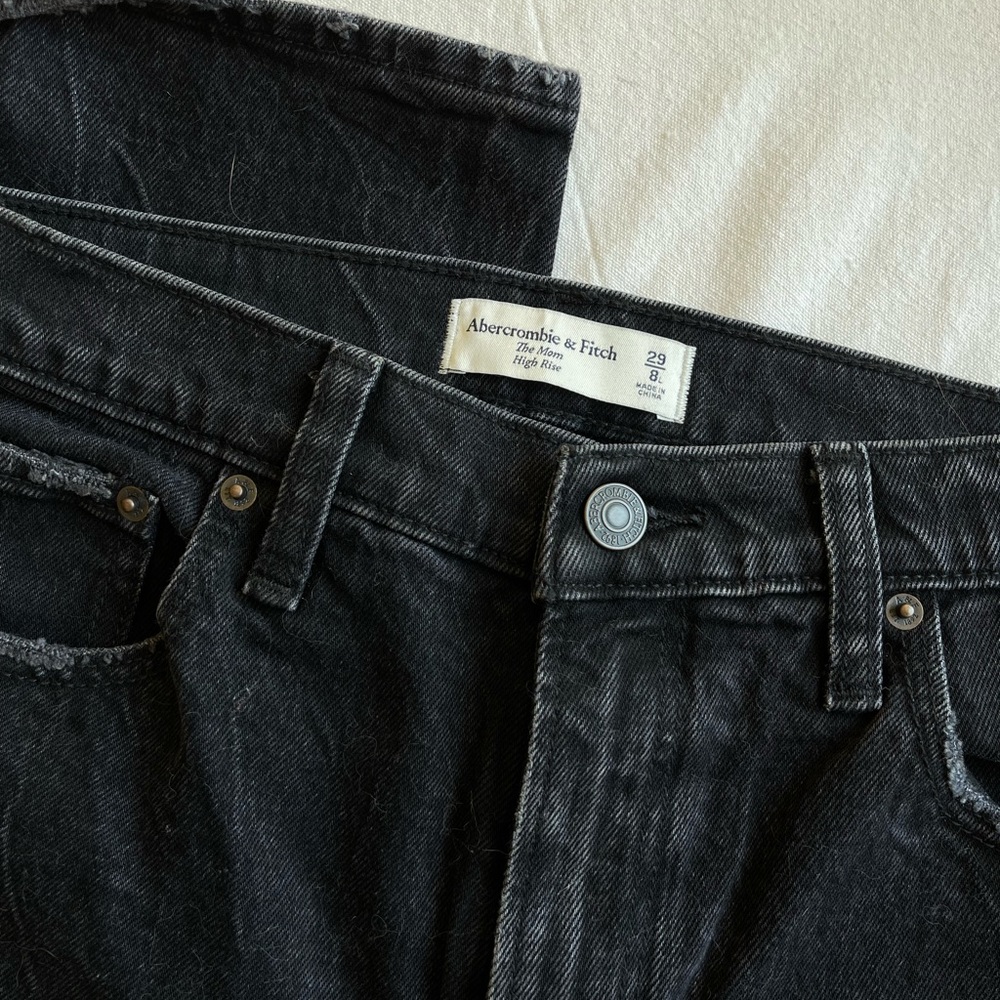Abercrombie & Fitch Mom jeans